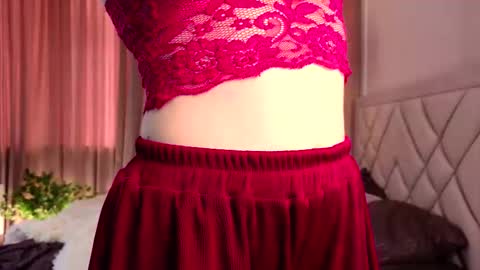 Snapshot of vivi_ennes chatting on 09-18-25, 07:32 You like my friends can call me LUNA This is my first day here online show from 09-18-25, 07:32