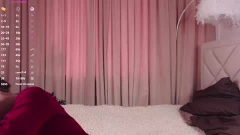 Snapshot of vivi_ennes chatting on 10-22-25, 07:19 You like my friends can call me LUNA This is my first day here online show from 10-22-25, 07:19