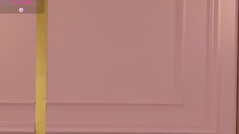 Snapshot of vivi_west chatting on 06-20-26, 06:22 vivi_west online show from 06-20-26, 06:22