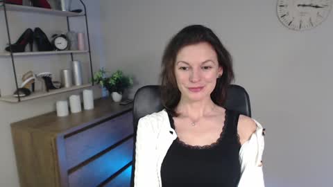 Snapshot of vivian_dream chatting on 02-07-25, 08:01 Vivian online show from 02-07-25, 08:01