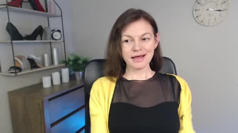 Snapshot of vivian_dream chatting on 03-04-25, 10:13 Vivian online show from 03-04-25, 10:13