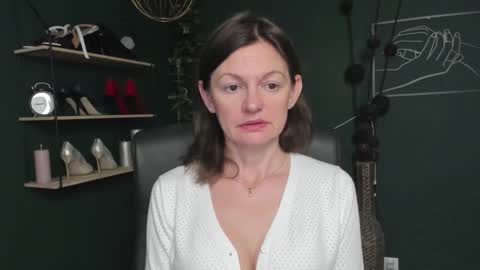 Snapshot of vivian_dream chatting on 10-13-25, 06:24 Vivian online show from 10-13-25, 06:24