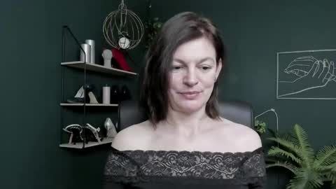 Vivian online show from 04-15-26, 06:31