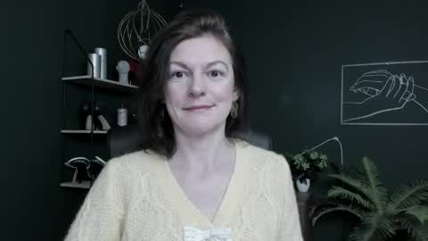 Snapshot of vivian_dream chatting on 05-11-26, 05:46 Vivian online show from 05-11-26, 05:46