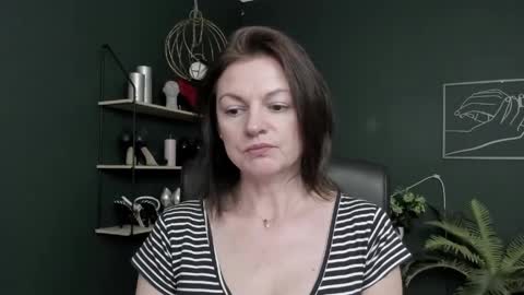 Snapshot of vivian_dream chatting on 05-30-26, 08:44 Vivian online show from 05-30-26, 08:44