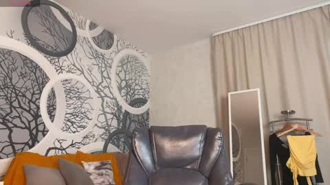 Vivian Evans online show from 05-13-26, 01:03