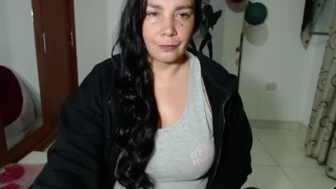 Snapshot of vivian_milf_paint chatting on 09-26-25, 03:32 vivian_milf_paint online show from 09-26-25, 03:32