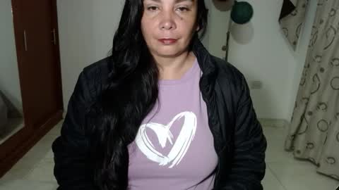 Snapshot of vivian_milf_paint chatting on 10-31-25, 02:56 vivian_milf_paint online show from 10-31-25, 02:56