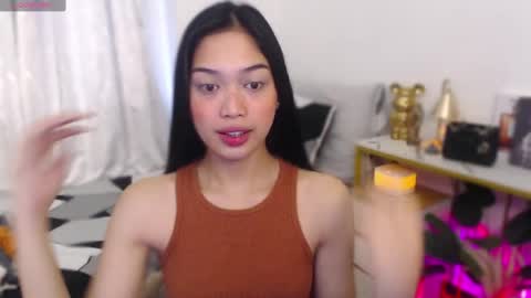 Vivian online show from 12-23-25, 01:58