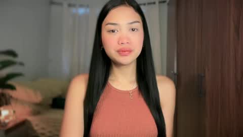 Snapshot of vivian_roberts chatting on 06-17-26, 12:13 Vivian online show from 06-17-26, 12:13