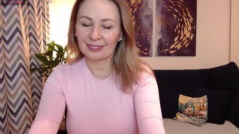 Vivian online show from 12-30-24, 06:16