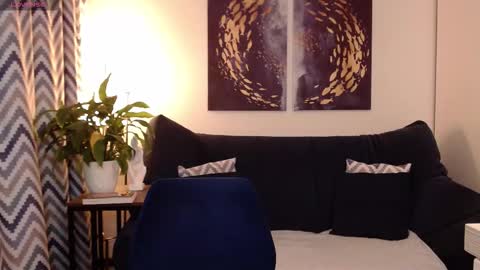 Vivian online show from 10-09-25, 06:17