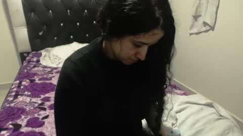 Snapshot of vivian_walt_ chatting on 06-24-26, 06:12 melissa online show from 06-24-26, 06:12