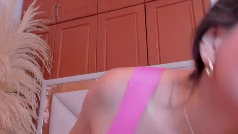Vivi online show from 05-19-26, 12:33