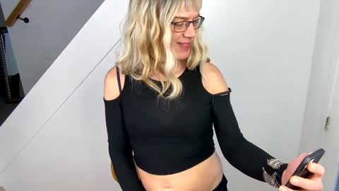 Snapshot of viviannexxx2022 chatting on 01-24-25, 06:56 Vivlove online show from 01-24-25, 06:56