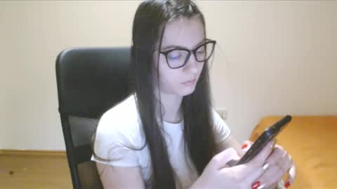 Snapshot of vivianngray chatting on 02-09-25, 06:05 Vivian Gray online show from 02-09-25, 06:05