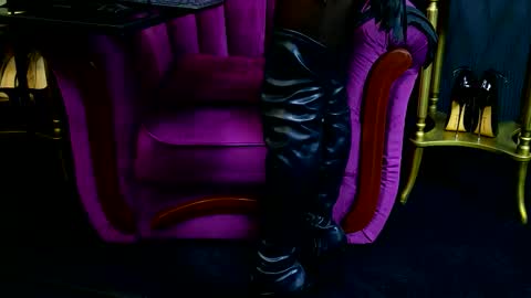 Snapshot of vivianreeve chatting on 10-23-25, 05:51 Vivian Reeve online show from 10-23-25, 05:51