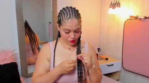 Snapshot of viviansantana chatting on 09-16-25, 12:17 Vivian online show from 09-16-25, 12:17