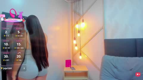 Snapshot of viviansantana chatting on 11-06-25, 11:55 Vivian online show from 11-06-25, 11:55