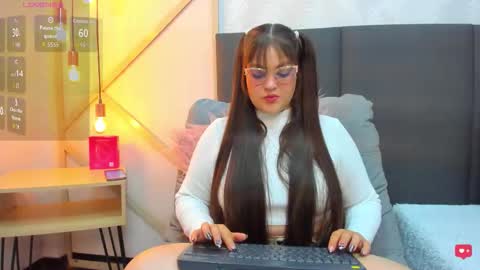 Snapshot of viviansantana chatting on 11-13-25, 12:15 Vivian online show from 11-13-25, 12:15