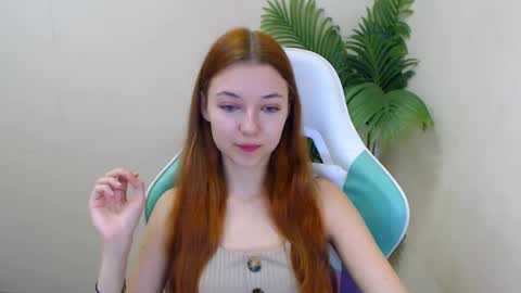 Snapshot of vivien_leight chatting on 01-15-25, 07:44 Vivien online show from 01-15-25, 07:44