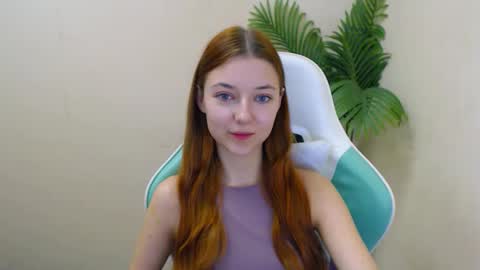 Snapshot of vivien_leight chatting on 02-07-25, 09:37 Vivien online show from 02-07-25, 09:37