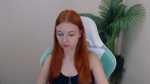 Snapshot of vivien_leight chatting on 09-16-25, 05:58 Vivien online show from 09-16-25, 05:58