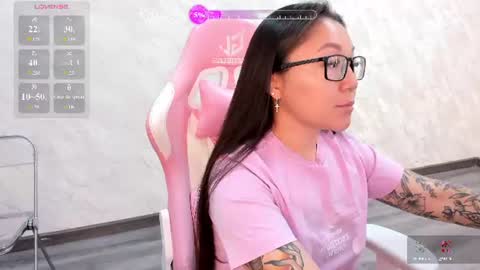 Snapshot of vivien_montclair chatting on 07-11-26, 11:50 Vivien online show from 07-11-26, 11:50