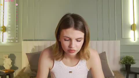 Snapshot of vivien_ronal chatting on 07-29-26, 06:50 Sophia online show from 07-29-26, 06:50