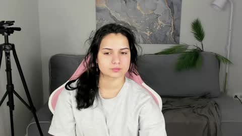 vivien_ross online show from 05-18-26, 01:24