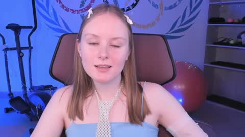 Snapshot of vivienleeigh chatting on 12-19-24, 03:41 Vivien online show from 12-19-24, 03:41