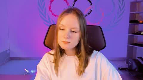 Snapshot of vivienleeigh chatting on 12-25-24, 04:11 Vivien online show from 12-25-24, 04:11