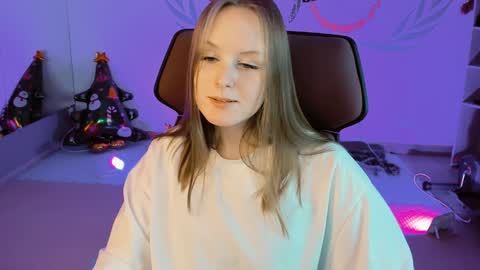 Snapshot of vivienleeigh chatting on 12-27-24, 02:47 Vivien online show from 12-27-24, 02:47