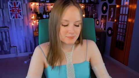 Snapshot of vivienleeigh chatting on 12-30-24, 03:24 Vivien online show from 12-30-24, 03:24