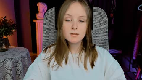 Snapshot of vivienleeigh chatting on 01-10-25, 04:20 Vivien online show from 01-10-25, 04:20