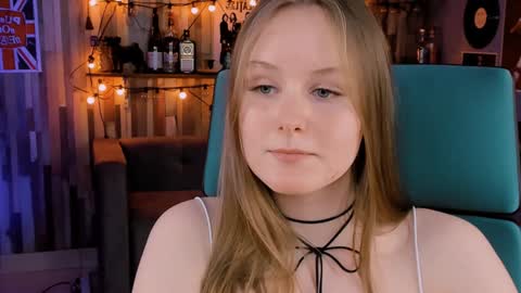 Snapshot of vivienleeigh chatting on 01-14-25, 08:37 Vivien online show from 01-14-25, 08:37