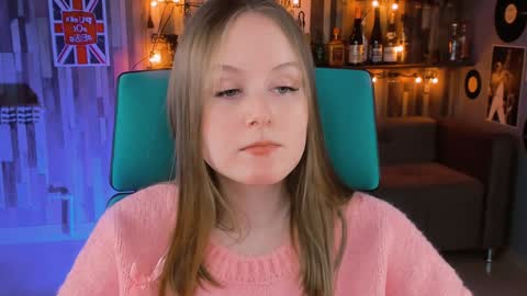 Snapshot of vivienleeigh chatting on 01-22-25, 02:35 Vivien online show from 01-22-25, 02:35