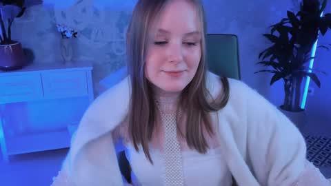 Snapshot of vivienleeigh chatting on 02-08-25, 03:42 Vivien online show from 02-08-25, 03:42