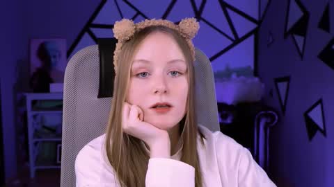 Snapshot of vivienleeigh chatting on 02-13-25, 01:48 Vivien online show from 02-13-25, 01:48