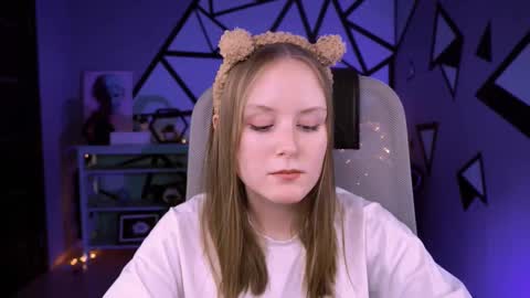 Snapshot of vivienleeigh chatting on 02-13-25, 07:52 Vivien online show from 02-13-25, 07:52