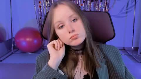 Snapshot of vivienleeigh chatting on 02-16-25, 03:16 Vivien online show from 02-16-25, 03:16