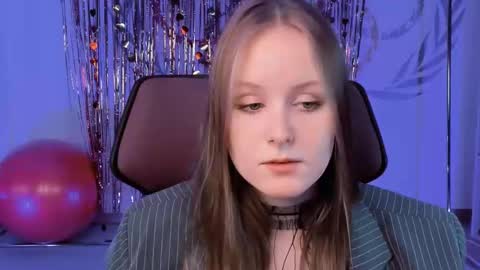 Snapshot of vivienleeigh chatting on 02-16-25, 09:27 Vivien online show from 02-16-25, 09:27