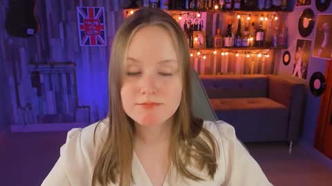 Snapshot of vivienleeigh chatting on 02-28-25, 05:37 Vivien online show from 02-28-25, 05:37