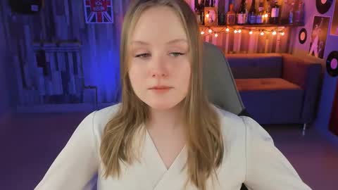 Snapshot of vivienleeigh chatting on 02-28-25, 08:39 Vivien online show from 02-28-25, 08:39