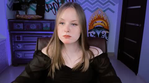 Snapshot of vivienleeigh chatting on 03-12-25, 01:08 Vivien online show from 03-12-25, 01:08