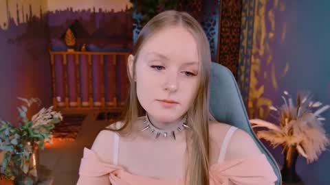 Snapshot of vivienleeigh chatting on 09-11-25, 09:09 Vivien online show from 09-11-25, 09:09