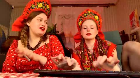 Snapshot of vivienleeigh chatting on 09-27-25, 10:15 Vivien online show from 09-27-25, 10:15