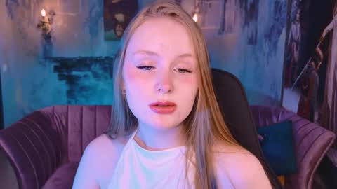 Snapshot of vivienleeigh chatting on 11-02-25, 09:11 Vivien online show from 11-02-25, 09:11