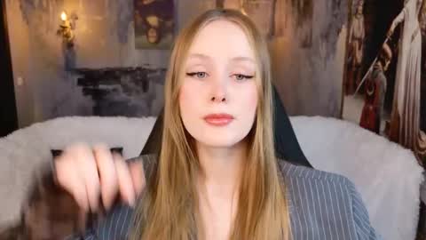 Snapshot of vivienleeigh chatting on 11-23-25, 09:09 Vivien online show from 11-23-25, 09:09