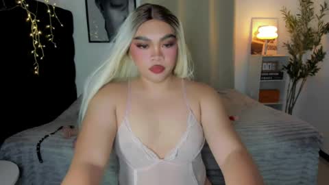 Snapshot of vivienne_monroe chatting on 07-24-26, 03:15 vivienne_monroe online show from 07-24-26, 03:15